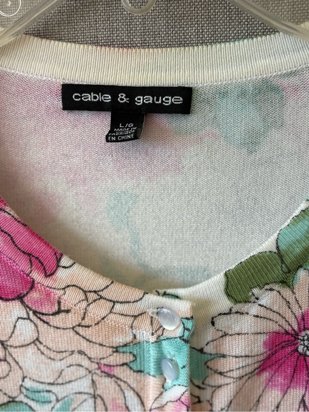 Cable & Gauge Pink Floral Crewneck Cardigan size large - Picture 2 of 5